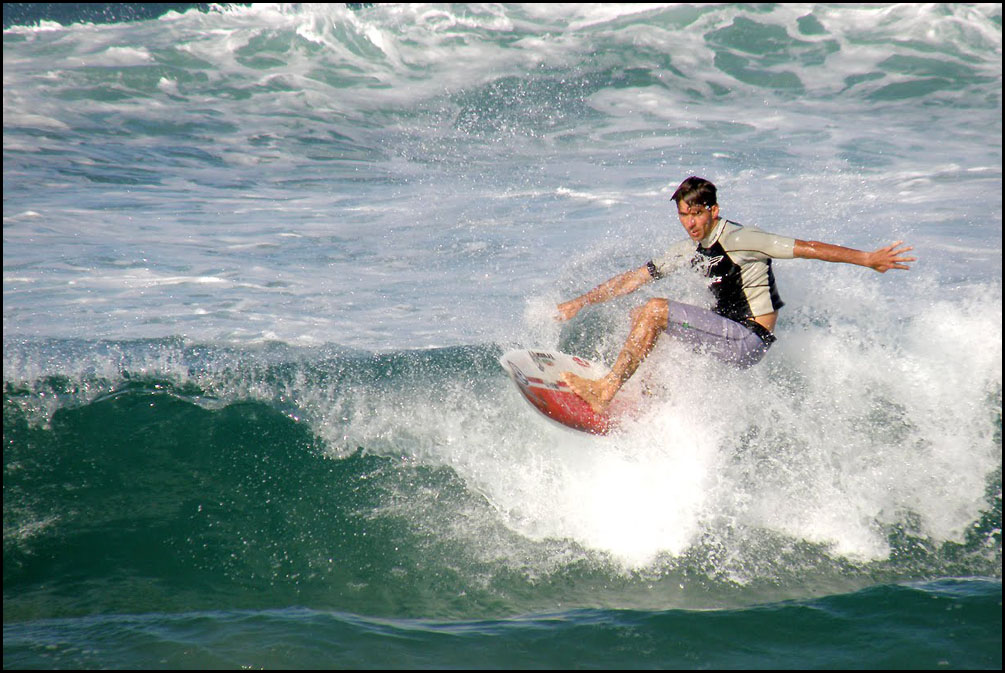 ¡Surfeando!
---------
 (  ,      )