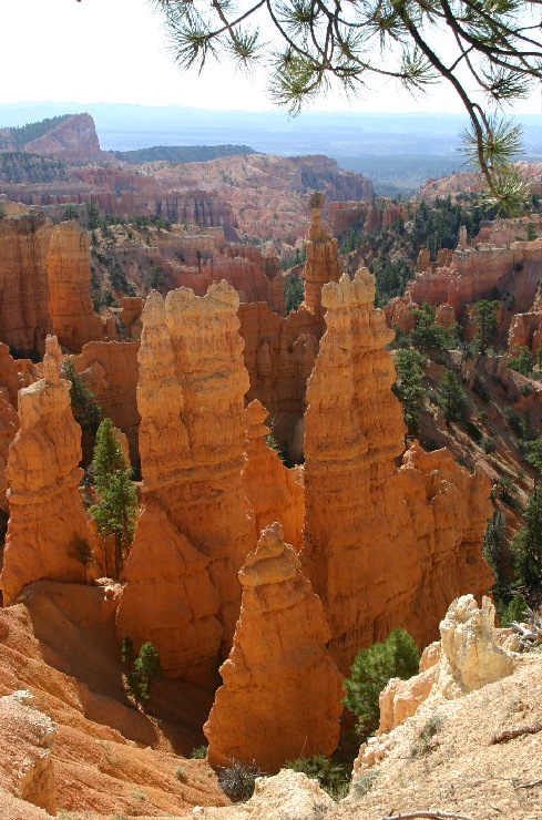 Bryce Hoodoos
---------
 (  ,      )