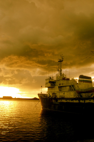 sea
---------
 (�������� �� �����������, ����� ������� ��� � ������ �����)