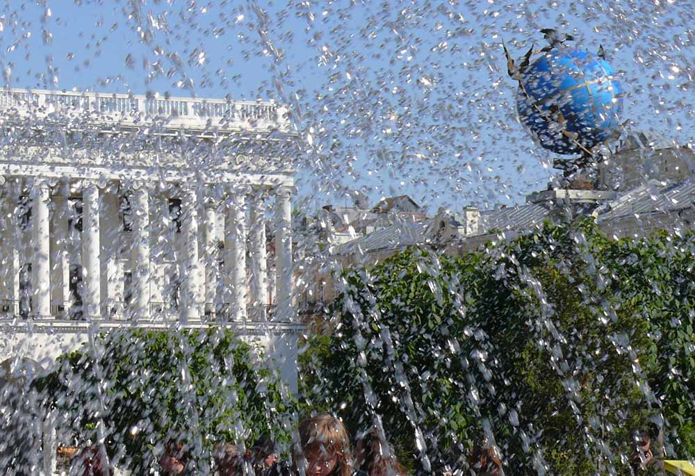 Планета Земля! Её обитатели И Ключевая Вода!
---------
 (кликните по изображению, чтобы открыть его в полный экран)