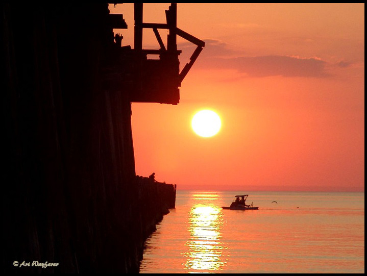 Evening at the Sea
---------
 (  ,      )