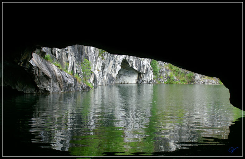  (Grotte)
---------
 (  ,      )