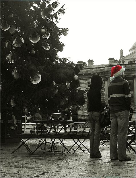 Grey Christmas
---------
 (  ,      )