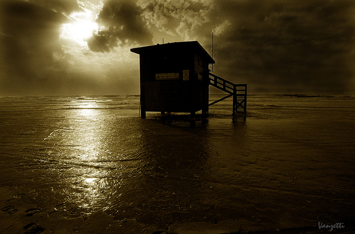 Lifeguard Station...
---------
 (  ,      )