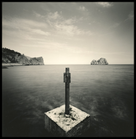 pinhole. gurzuf
---------
 (  ,      )