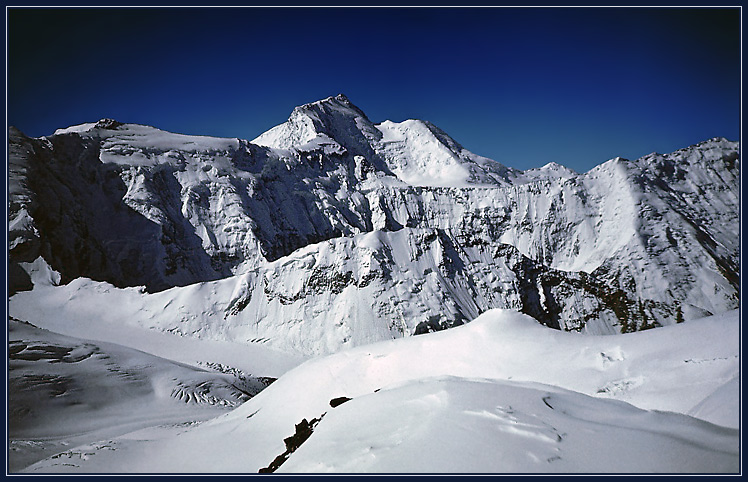 Pamir (26) 1986
---------
 (  ,      )