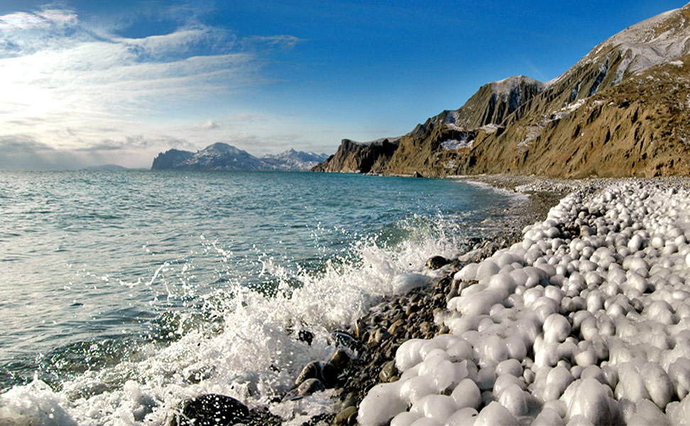 Зимний пляж в Крыму