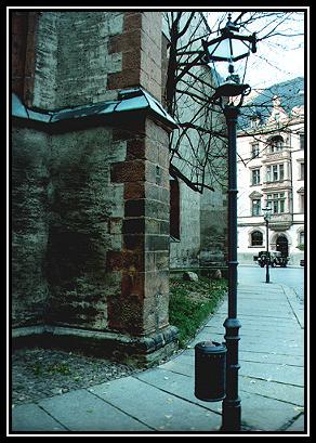 Divided by two
---------
 (�������� �� �����������, ����� ������� ��� � ������ �����)