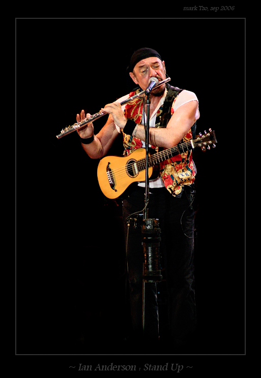 ~ Ian Anderson : Stand Up ~
---------
 (  ,      )