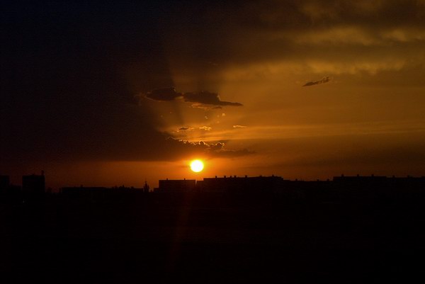 City sunset
---------
 (кликните по изображению, чтобы открыть его в полный экран)