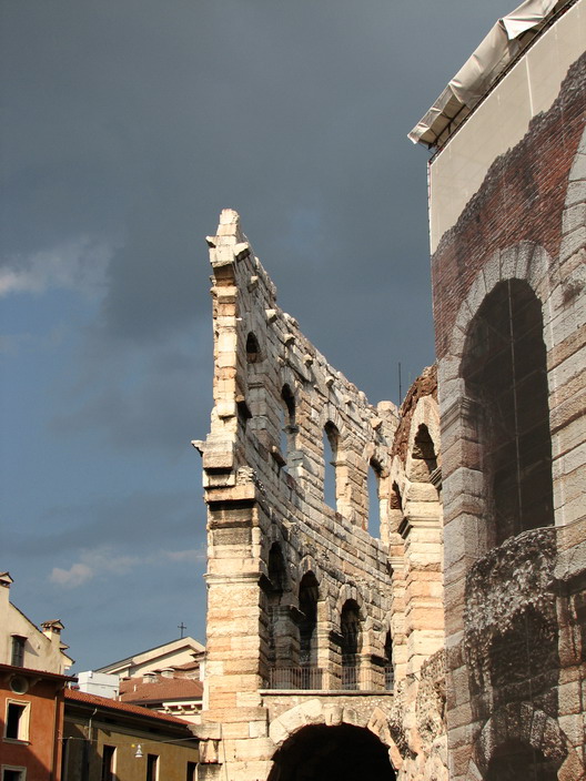 Arena di Verona
---------
 (  ,      )