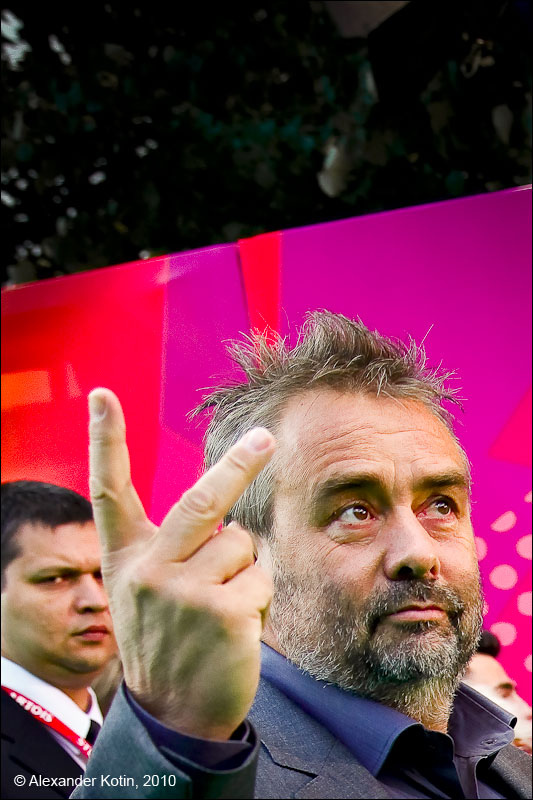 Luc Besson
---------
 (  ,      )