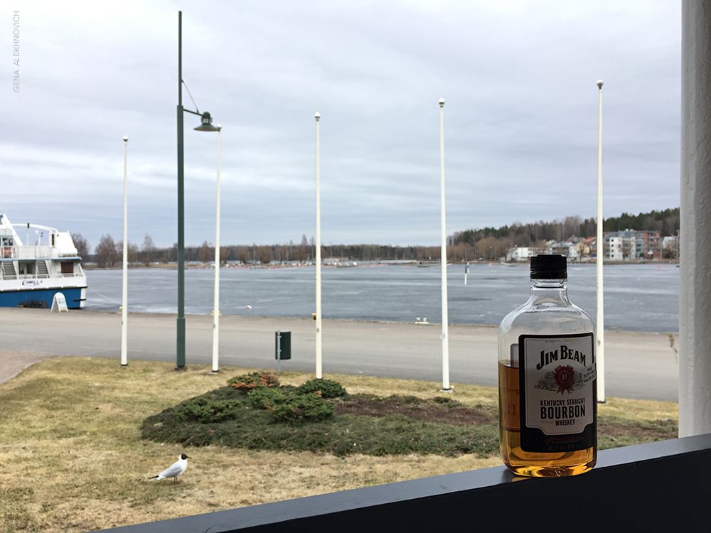 #gena_alekhnovich  #lappeenranta  #friday #jimbeam #bourbon #suomi #finland #travelling
---------
 (  ,      )