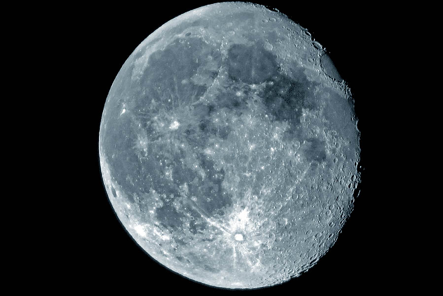 Moon in June
---------
 (�������� �� �����������, ����� ������� ��� � ������ �����)