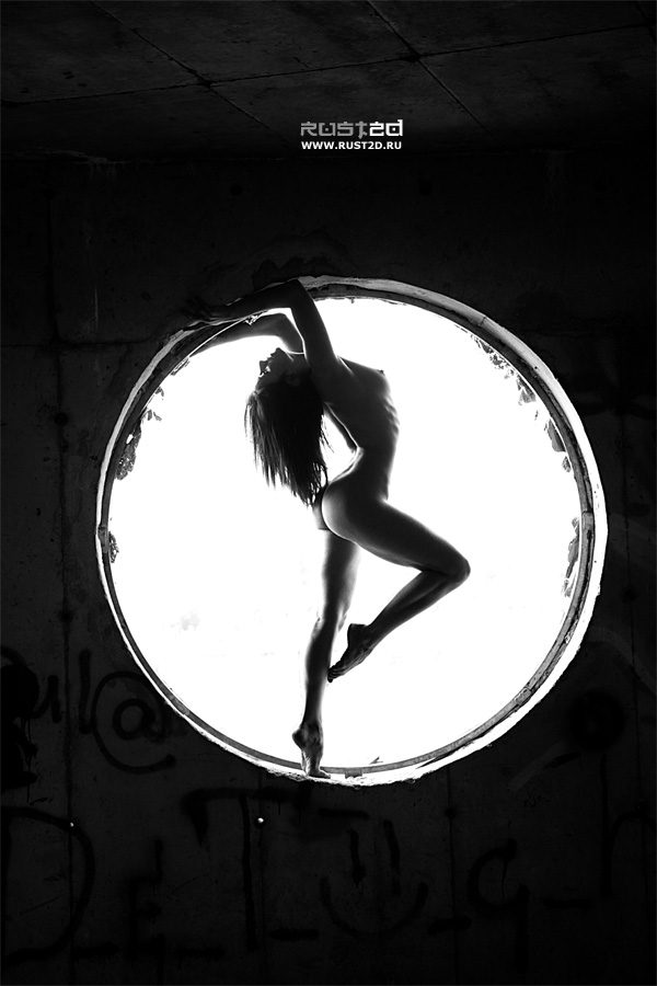 Round Silhouette
---------
 (  ,      )