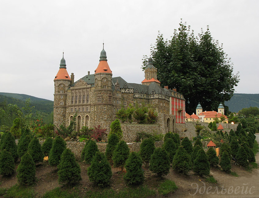  /Książ castle
---------
 (  ,      )