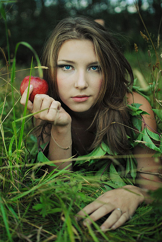 apple
---------
 (  ,      )