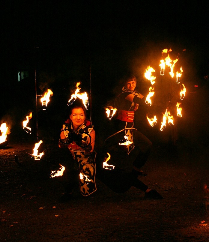 Fire show 2
---------
 (  ,      )