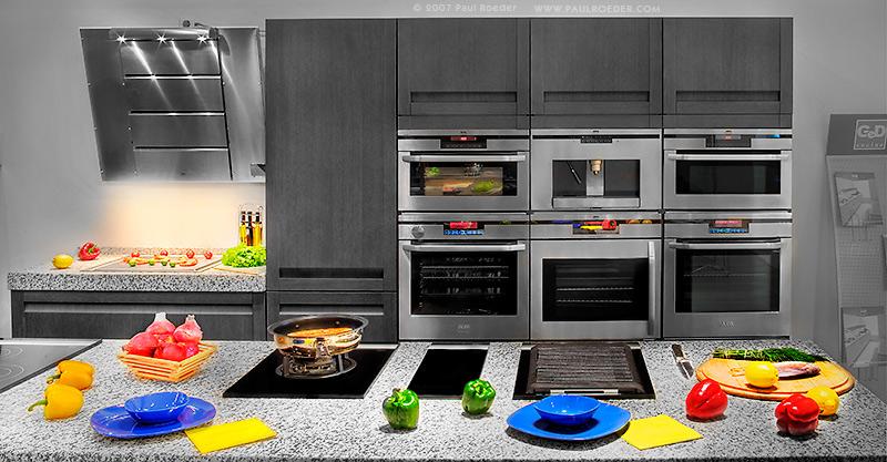    / Kitchen with Peppers
---------
 (  ,      )