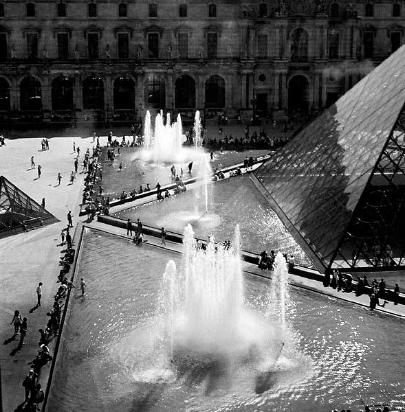 Louvre
---------
 (  ,      )