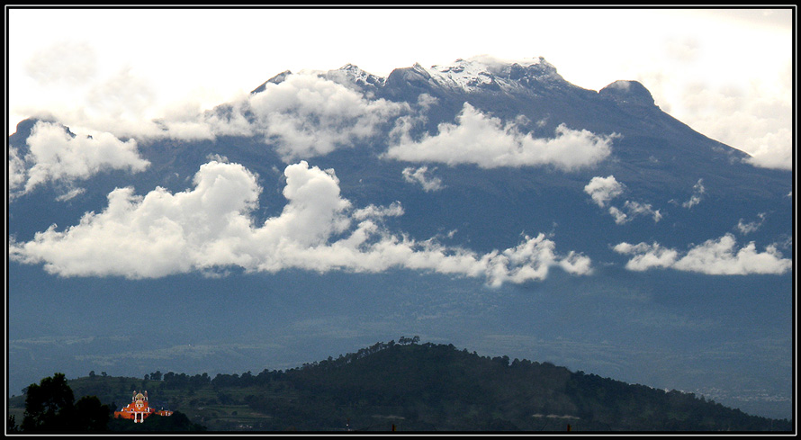 Iztaccihuatl
---------
 (  ,      )