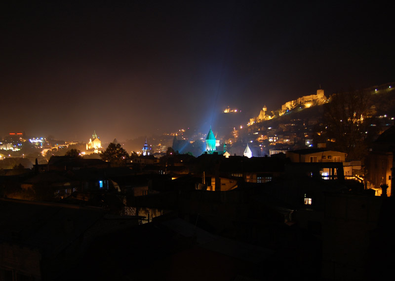 Ночной Тбилиси
---------
 (кликните по изображению, чтобы открыть его в полный экран)