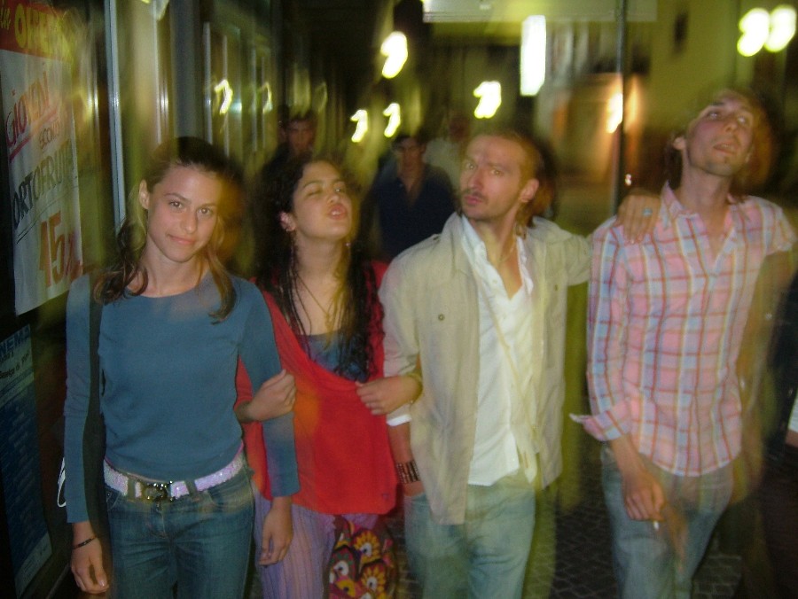 Friends
---------
 (�������� �� �����������, ����� ������� ��� � ������ �����)