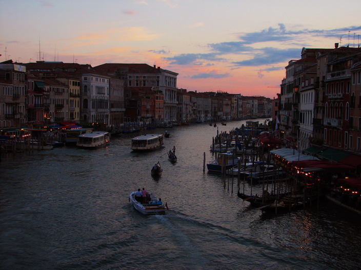 Venice
---------
 (  ,      )