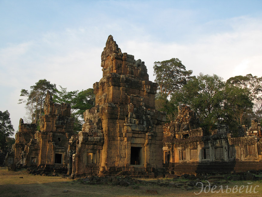 Prasat Suor Prat Temple/   
---------
 (  ,      )