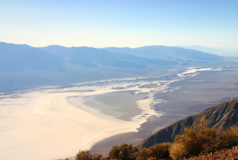 Death Valley
---------
 (  ,      )