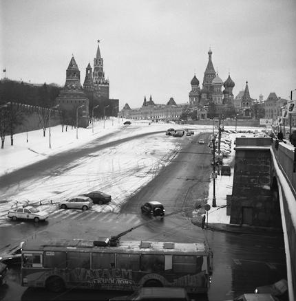 Просто портрет города зимним вечером.
---------
 (кликните по изображению, чтобы открыть его в полный экран)