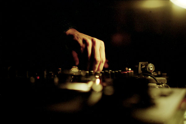 DJ @ Work ()
---------
 (  ,      )