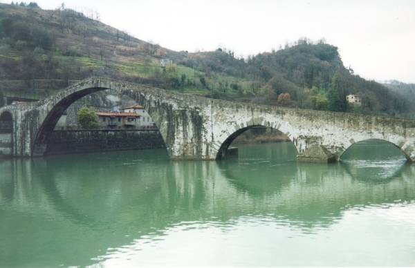 Ponte di Madalena
---------
 (  ,      )