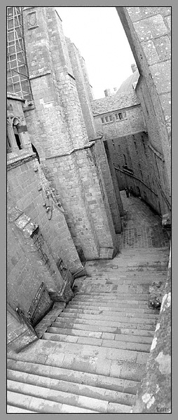    Mont Saint Michel
---------
 (  ,      )