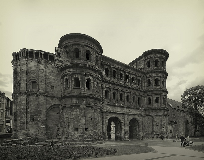 Porta Nigra
---------
 (  ,      )
