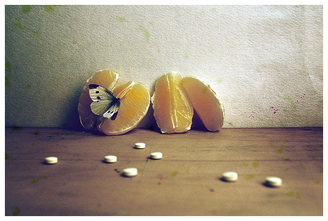 pills lemons butterfly 2
---------
 (  ,      )