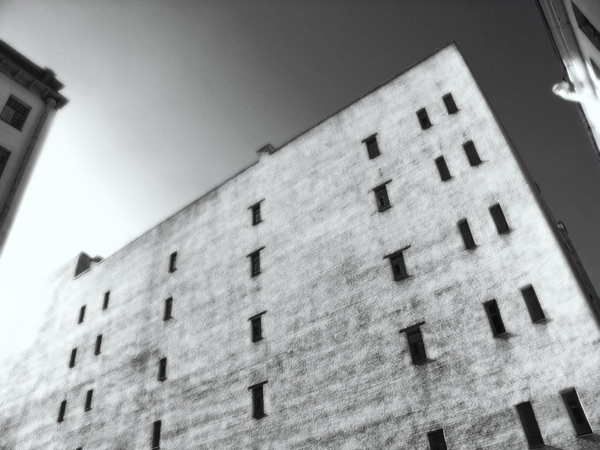 Noname City...
---------
 (  ,      )