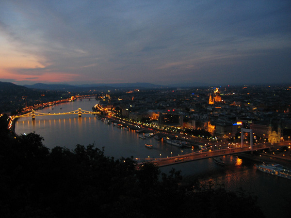 evening in Budapest
---------
 (  ,      )