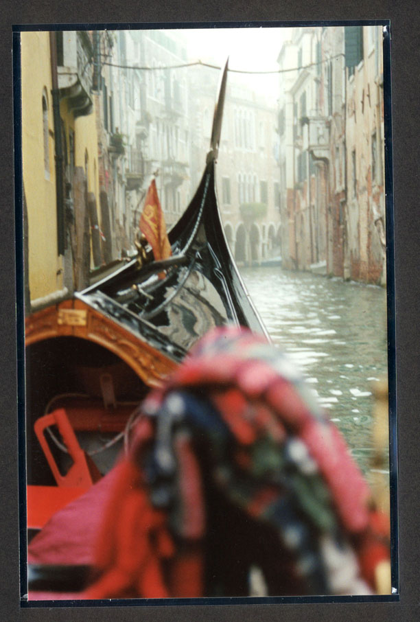 Gondola. Venecija
---------
 (  ,      )
