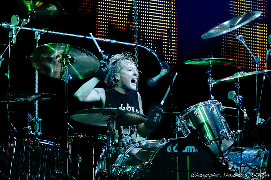 James Kottak, Scorpions
---------
 (  ,      )