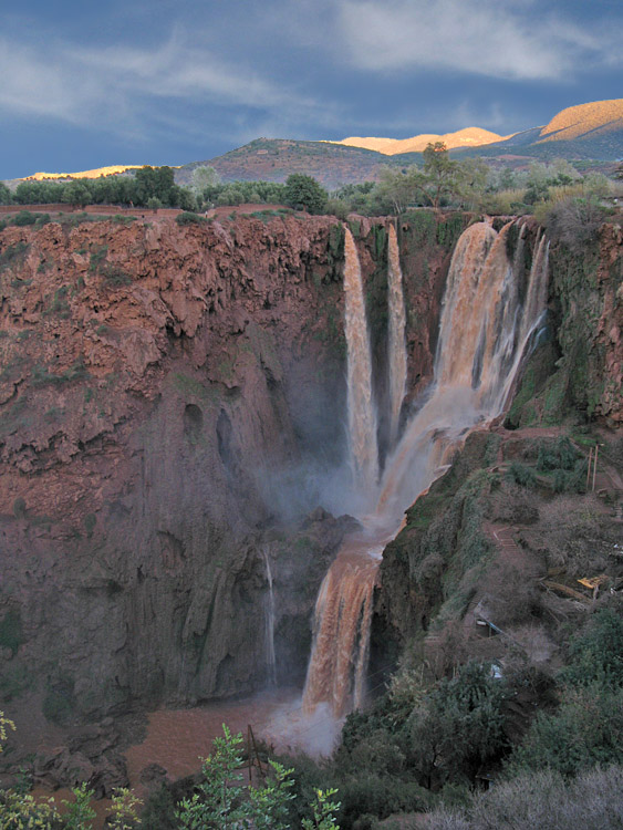 Vodopad Yzyd (Cascades d'Ouzoud)
---------
 (  ,      )