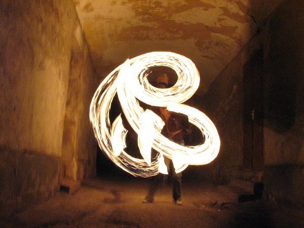 Fireshow
---------
 (  ,      )