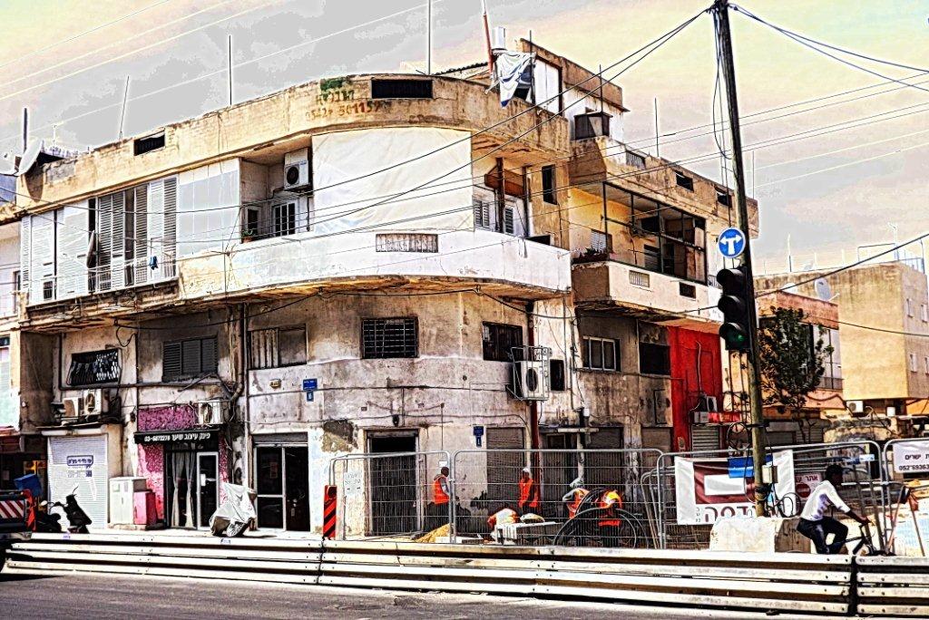 Bauhaus in South Tel Aviv
---------
 (  ,      )