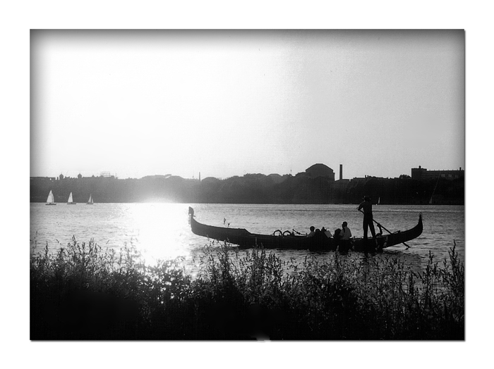 Gondola di Venezia
---------
 (  ,      )